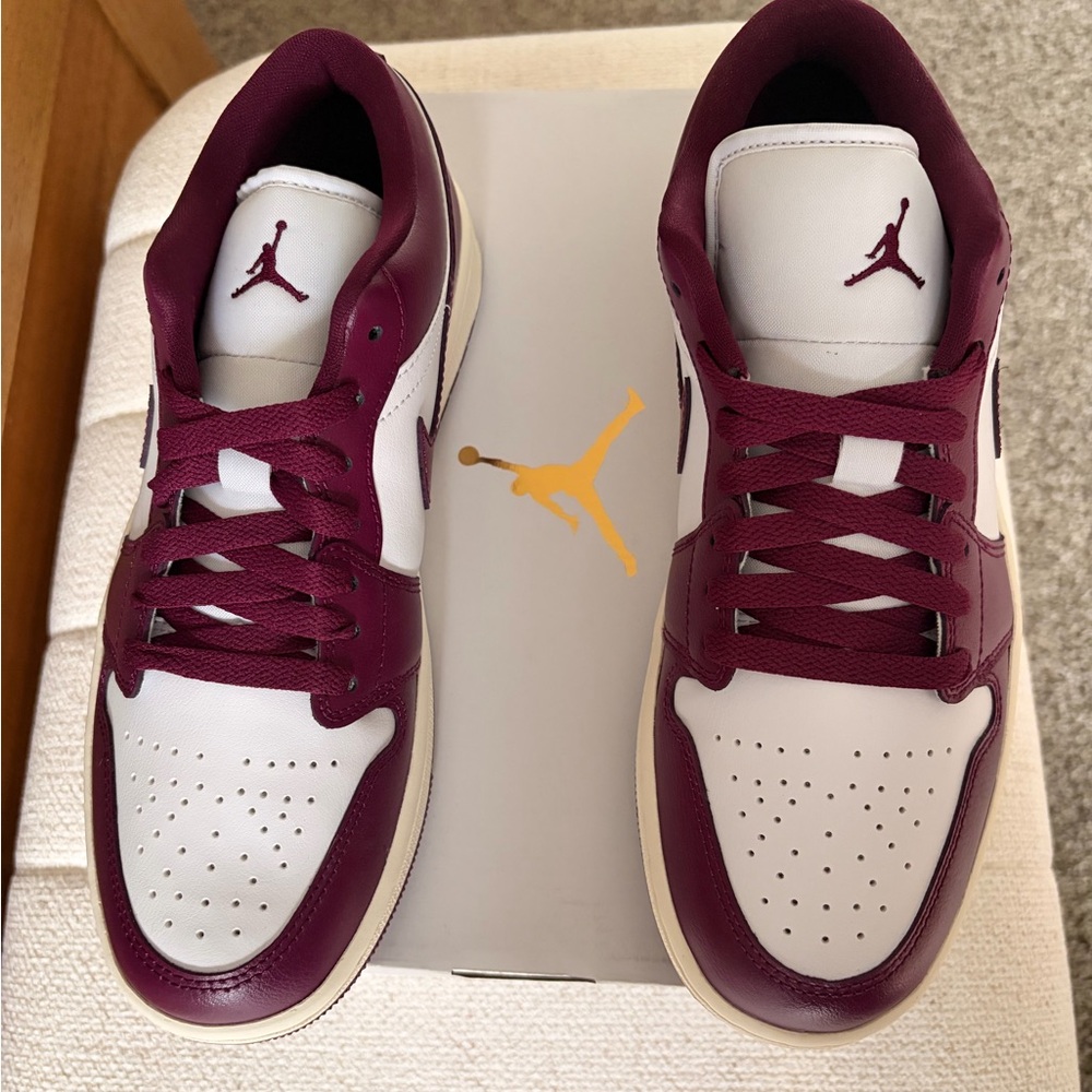 BNIB Nike women’s Air Jordan 1 Low Bordeaux/white - Picture 2 of 5